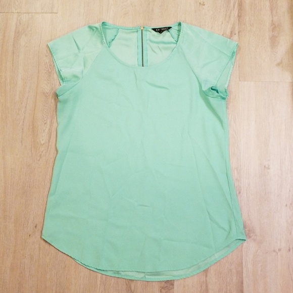 Express shirt with back zipper - Picture 1 of 3